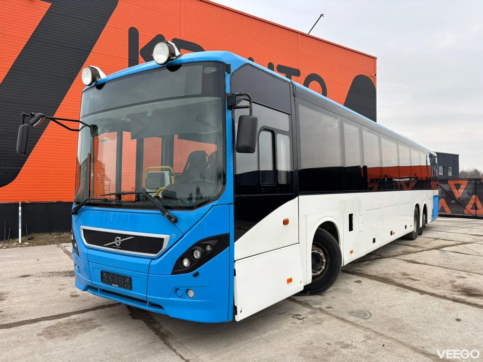 Volvo B8R AC / AUXILIARY HEATING / WHEELCHAIR LIFT 240kW