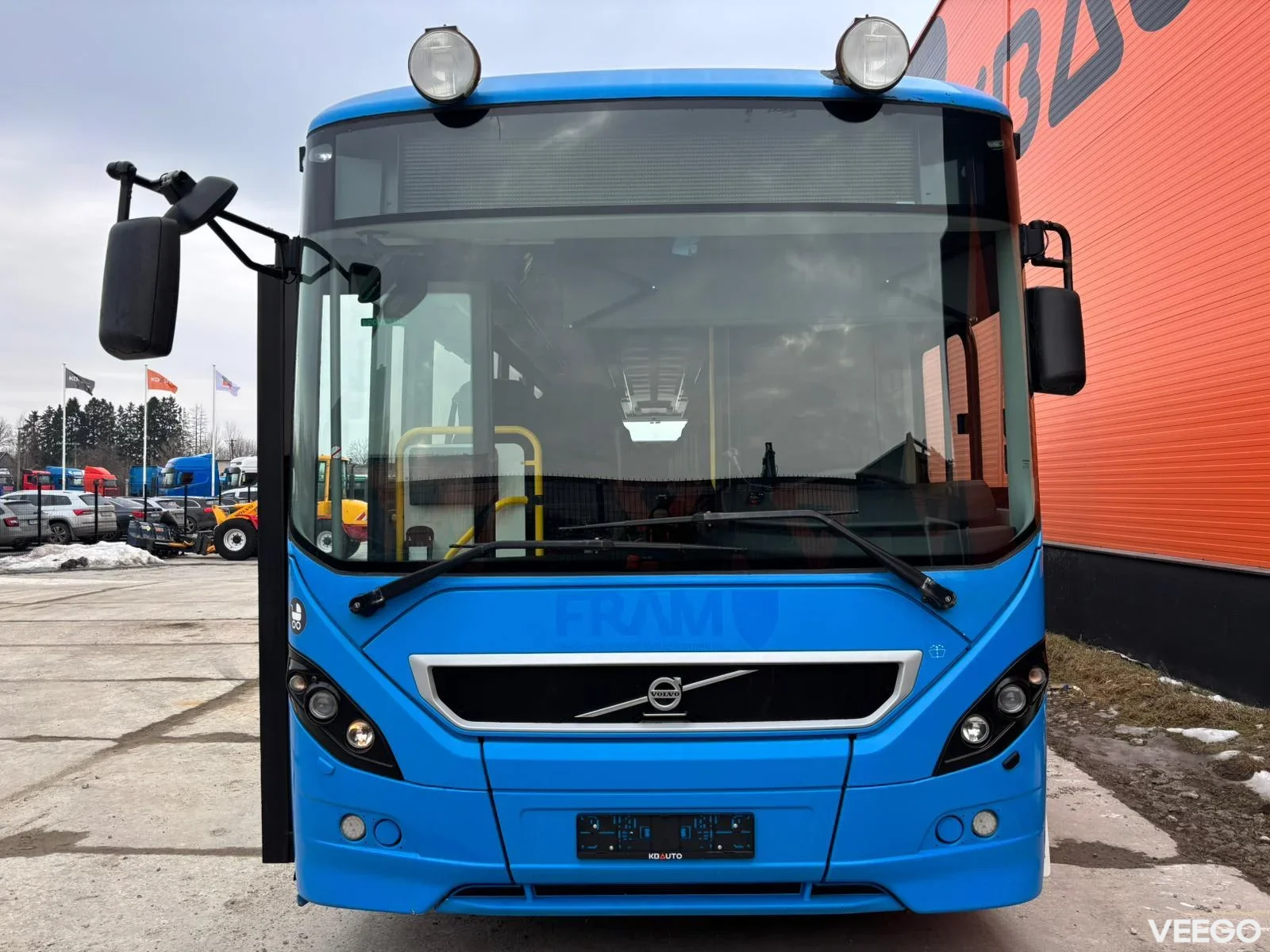 Volvo B8R AC / AUXILIARY HEATING / WHEELCHAIR LIFT 240kW