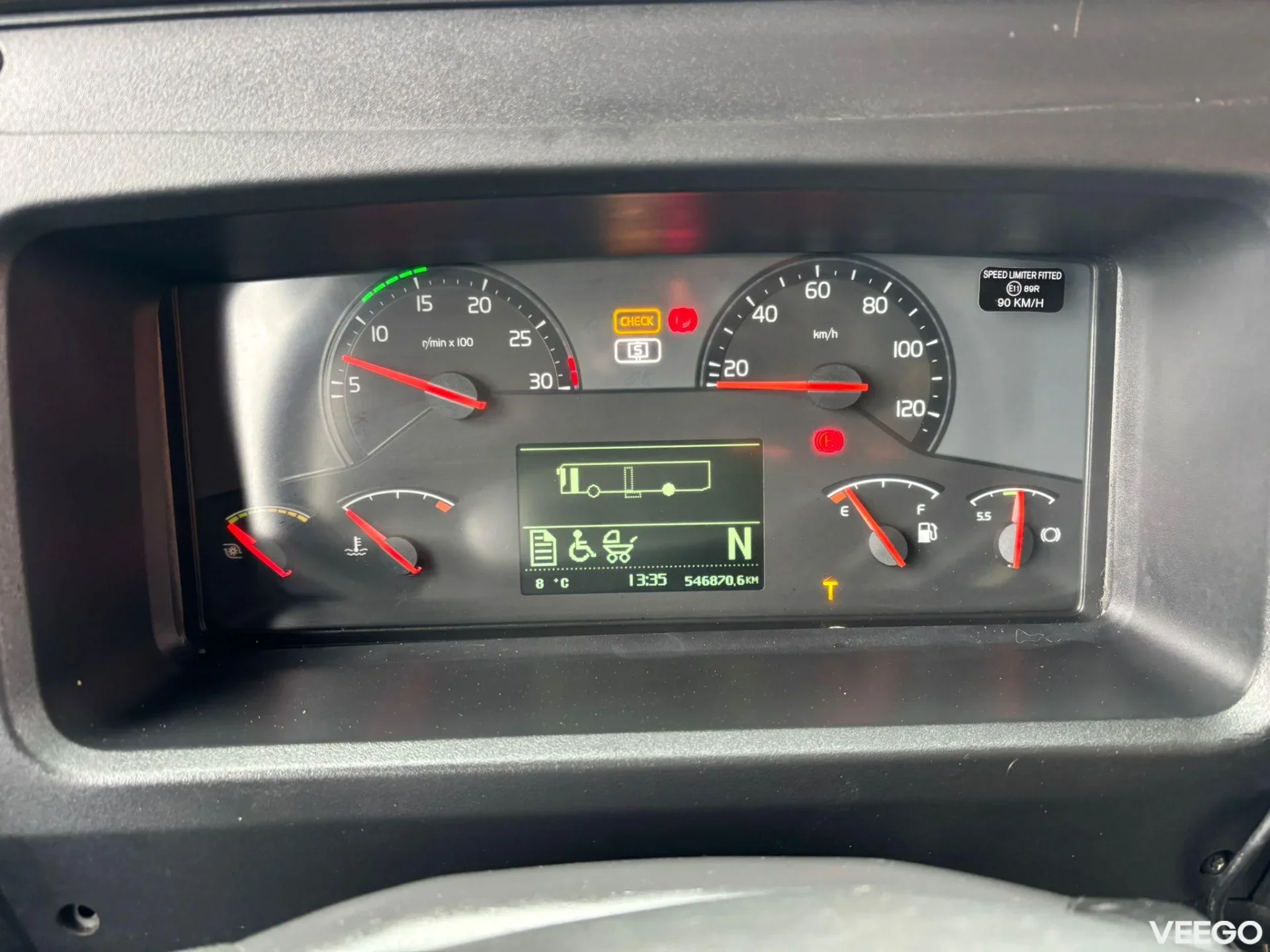 Volvo B8R AC / AUXILIARY HEATING / WHEELCHAIR LIFT 240kW