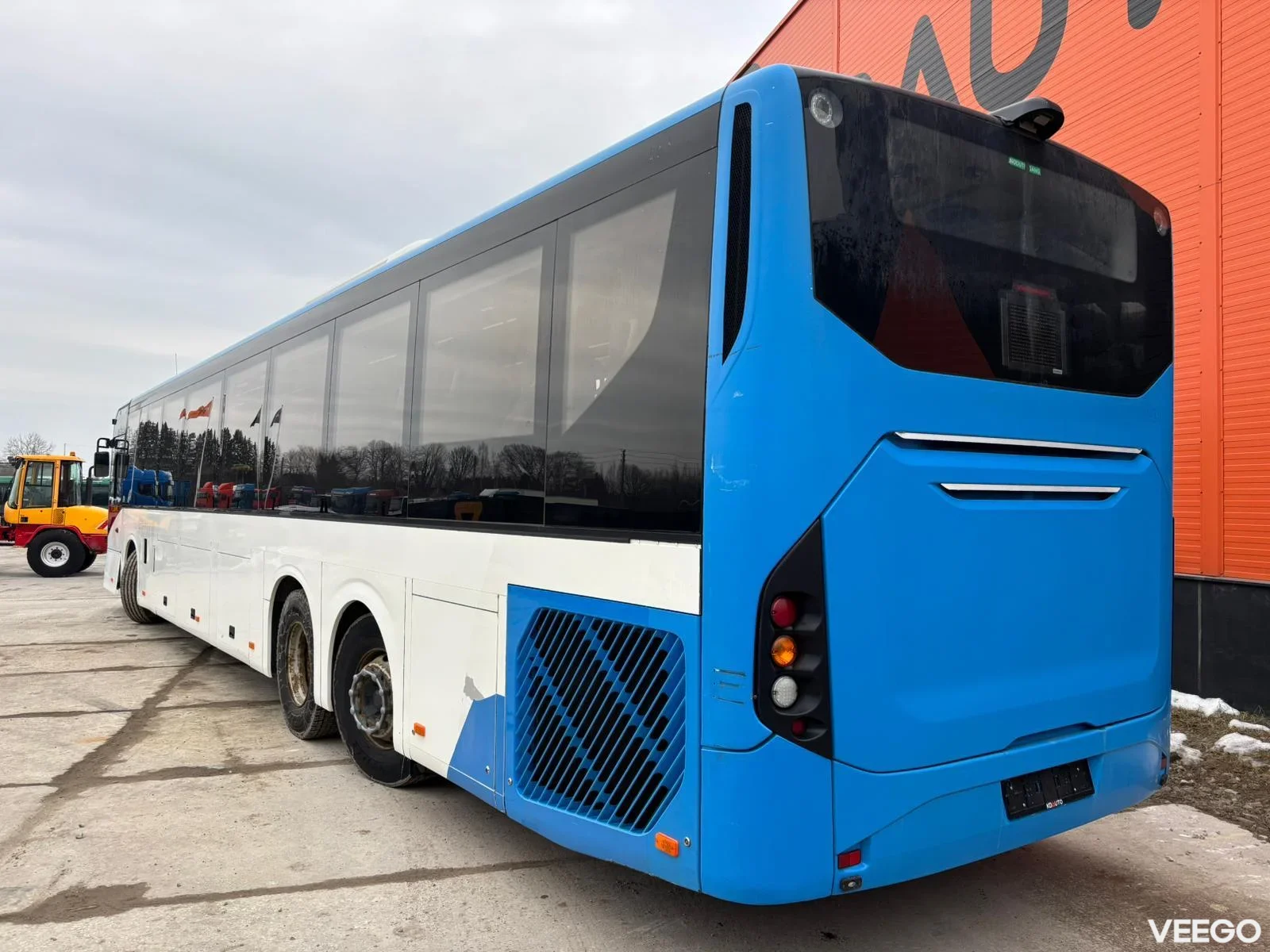 Volvo B8R AC / AUXILIARY HEATING / WHEELCHAIR LIFT 240kW