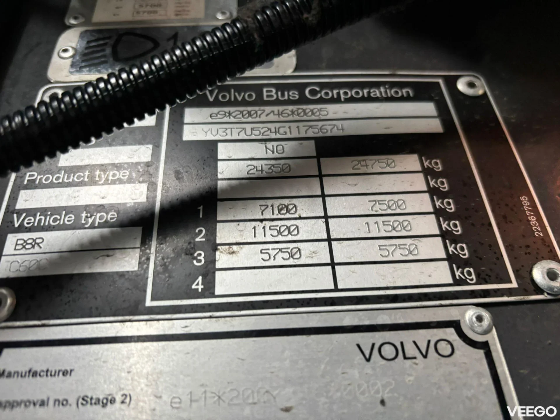 Volvo B8R AC / AUXILIARY HEATING / WHEELCHAIR LIFT 240kW