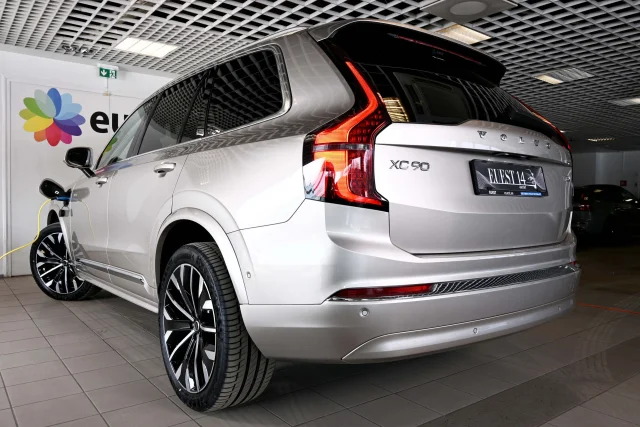 Image of Volvo XC90 4C AWD H&K BRIGHT 7 INTELLI SAFE PRO MY26 2 335kW