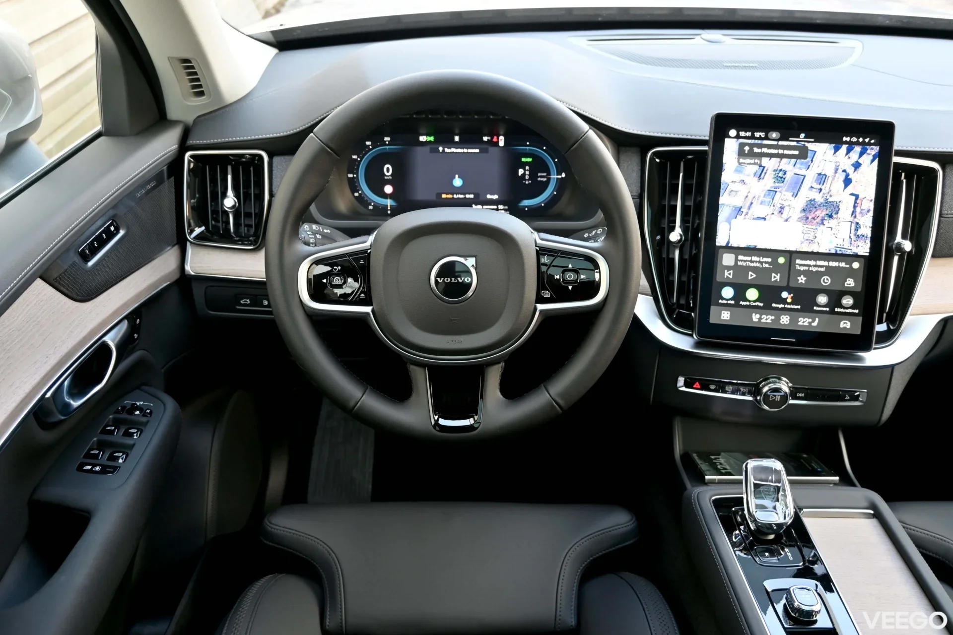 Volvo XC90 7K AWD H&K 4C ULTRA BRIGHT INTELLI SAFE PRO MY26 2 335kW