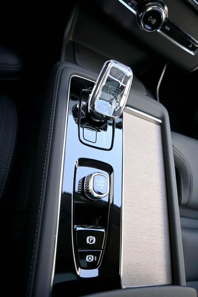 Image of Volvo XC90 4C AWD H&K BRIGHT 7 INTELLI SAFE PRO MY26 2 335kW
