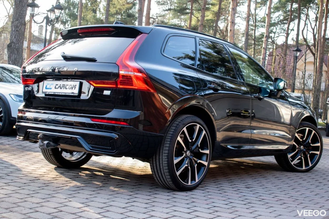 Volvo XC60 AWD DARK Plus Intelli Safe PRO Wntr 2 335kW