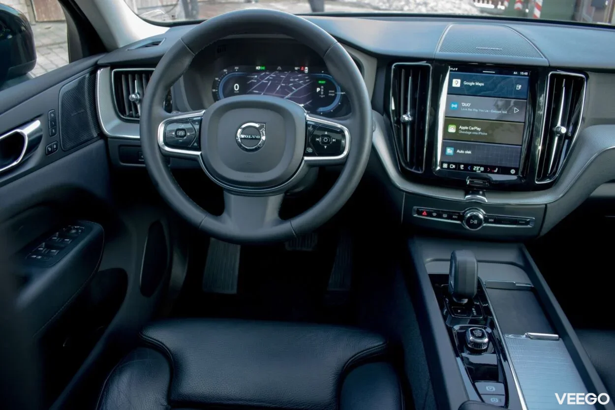 Volvo XC60 AWD DARK Plus Intelli Safe PRO Wntr 2 335kW