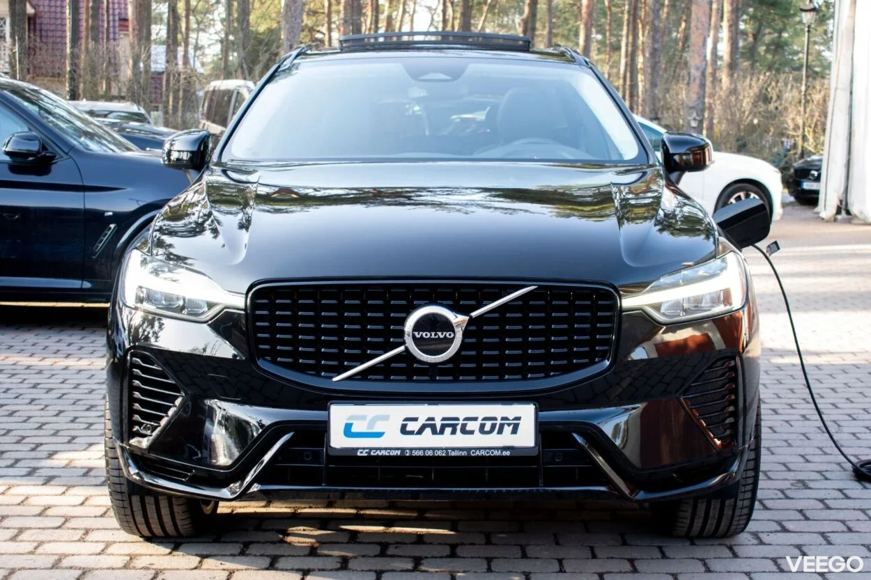 Volvo XC60 AWD DARK Plus Intelli Safe PRO Wntr 2 335kW