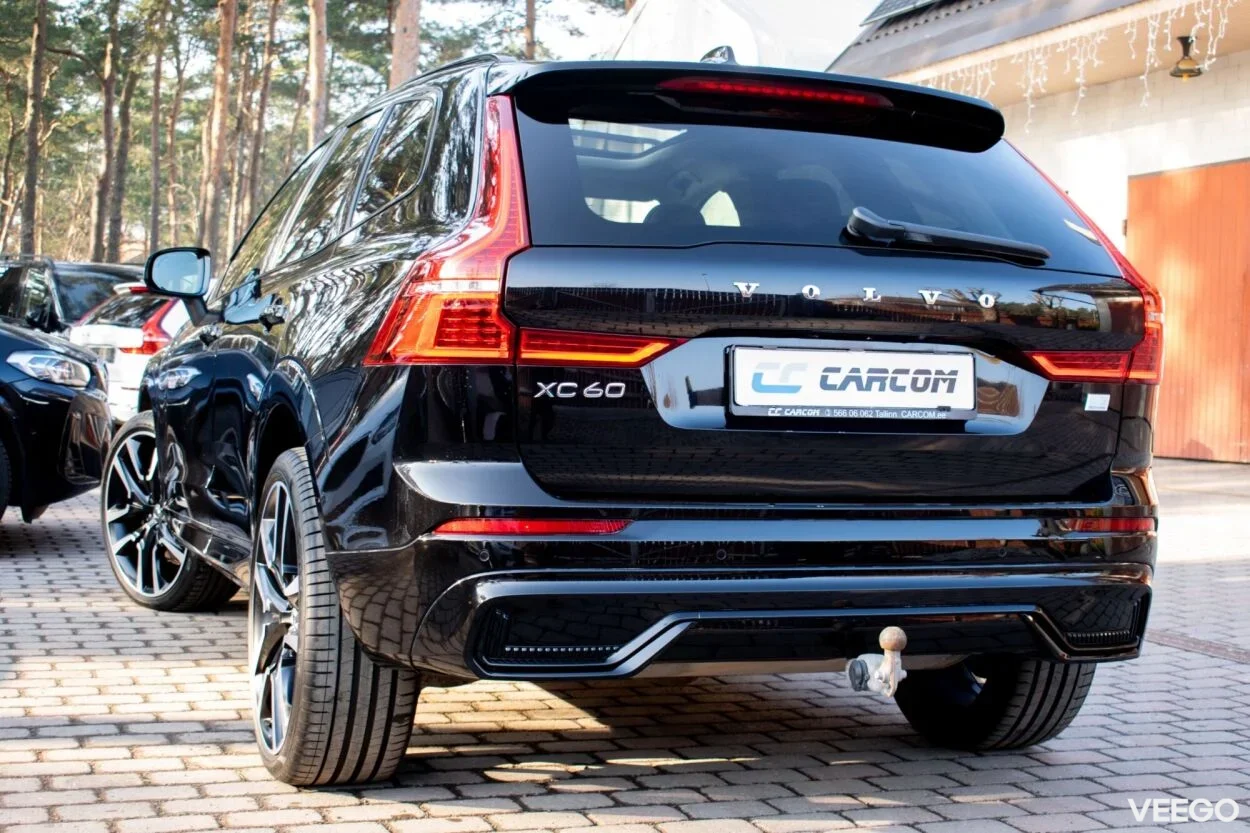 Volvo XC60 AWD DARK Plus Intelli Safe PRO Wntr 2 335kW