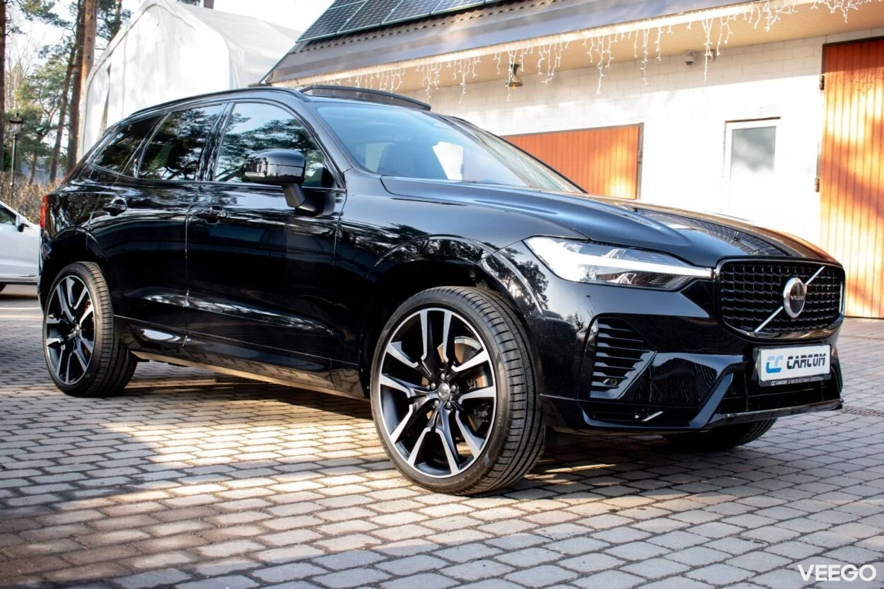 Volvo XC60 AWD DARK Plus Intelli Safe PRO Wntr 2 335kW