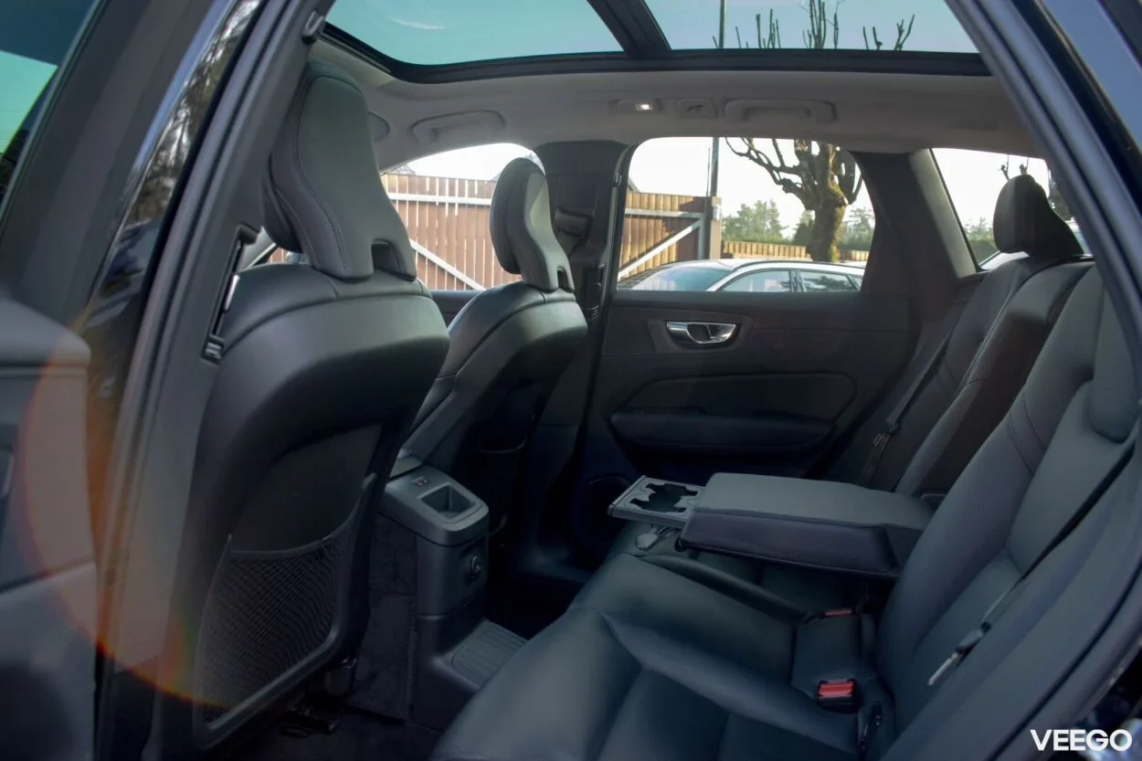 Volvo XC60 AWD DARK Plus Intelli Safe PRO Wntr 2 335kW