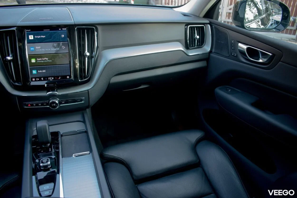 Volvo XC60 AWD DARK Plus Intelli Safe PRO Wntr 2 335kW