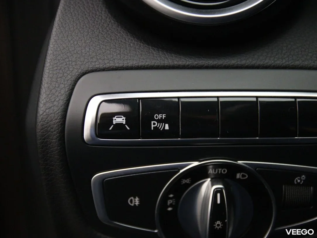 Mercedes-Benz C220 2.1 125kW