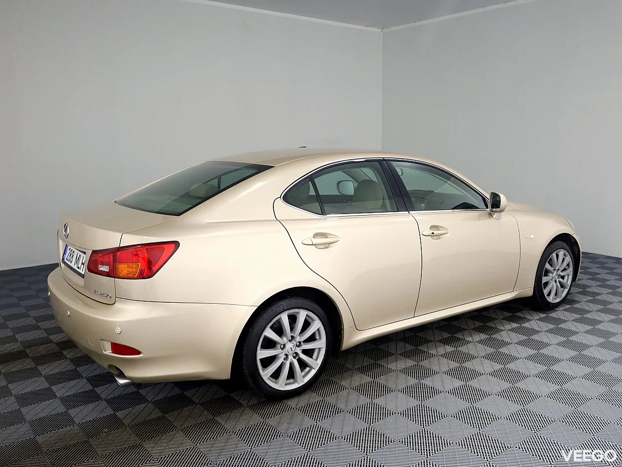 Lexus IS 250 2.5 154kW