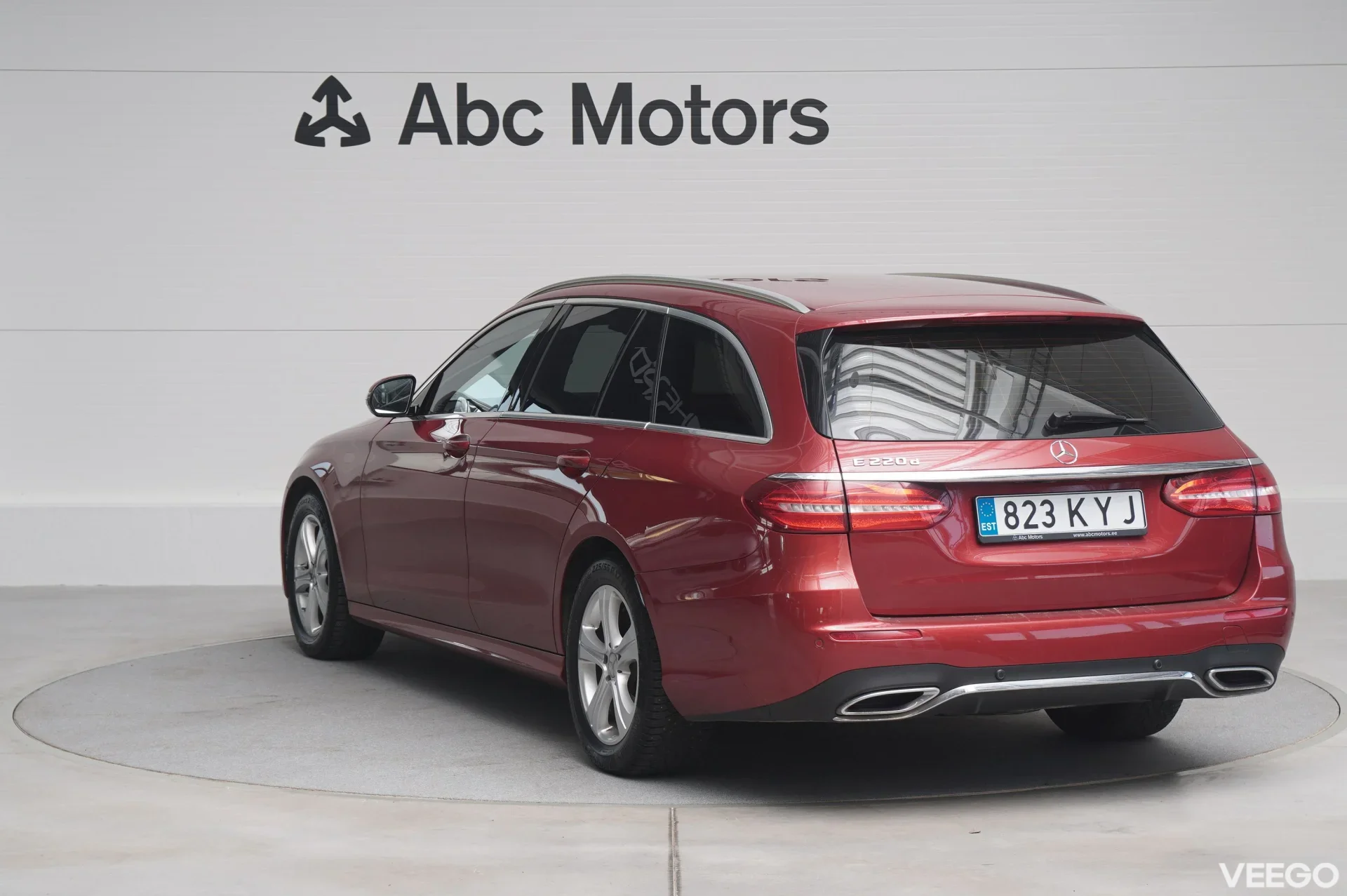 Mercedes-Benz E220 - 2 143kW