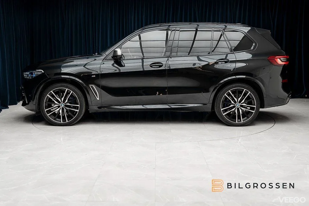 BMW X5 M50i xDrive V8 530hk Innovation H/K Panorama Laser 390kW