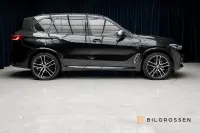 BMW X5 M50i xDrive V8 530hk Innovation H/K Panorama Laser 390kW thumbnail