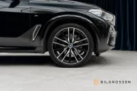 BMW X5 M50i xDrive V8 530hk Innovation H/K Panorama Laser 390kW thumbnail