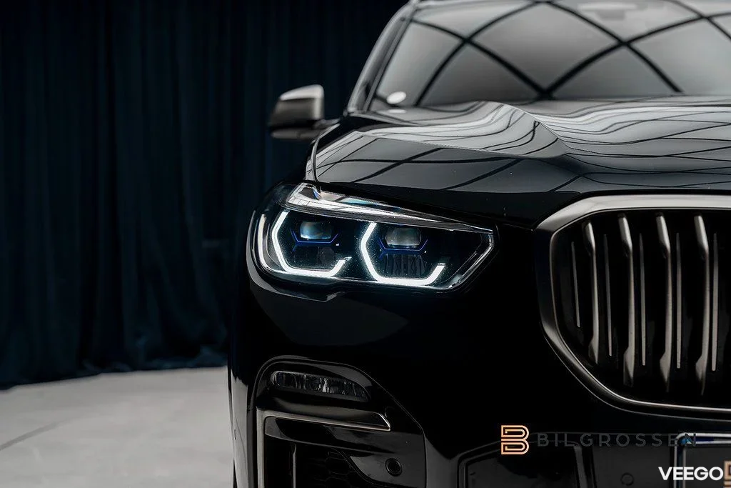BMW X5 M50i xDrive V8 530hk Innovation H/K Panorama Laser 390kW