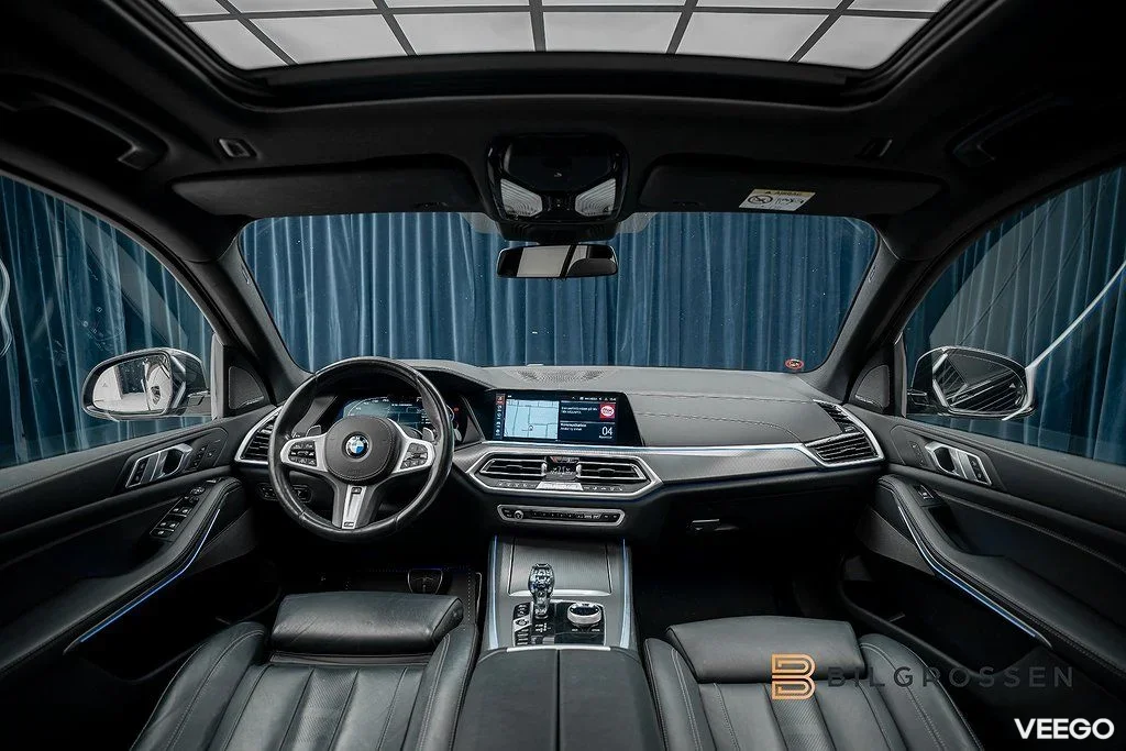 BMW X5 M50i xDrive V8 530hk Innovation H/K Panorama Laser 390kW