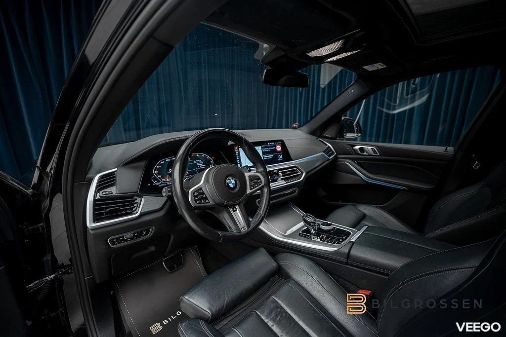 BMW X5 M50i xDrive V8 530hk Innovation H/K Panorama Laser 390kW