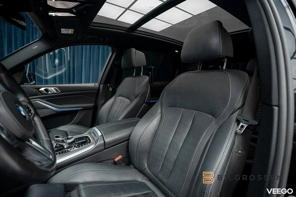 BMW X5 M50i xDrive V8 530hk Innovation H/K Panorama Laser 390kW