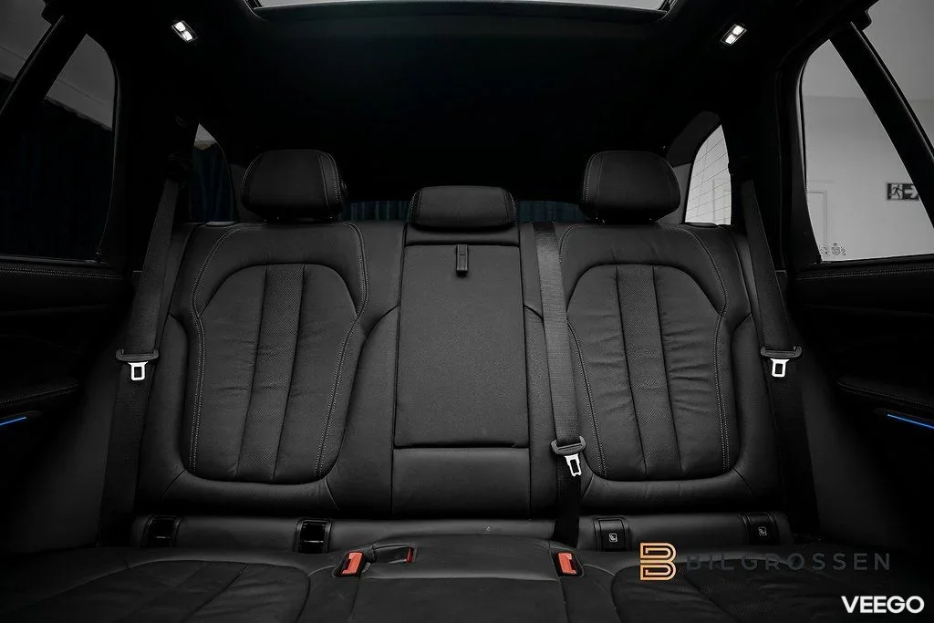 BMW X5 M50i xDrive V8 530hk Innovation H/K Panorama Laser 390kW