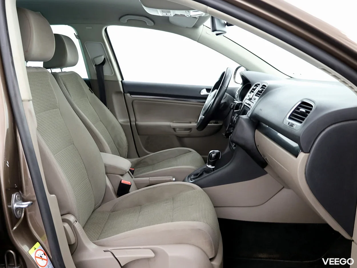 Volkswagen Golf 1.6 77kW