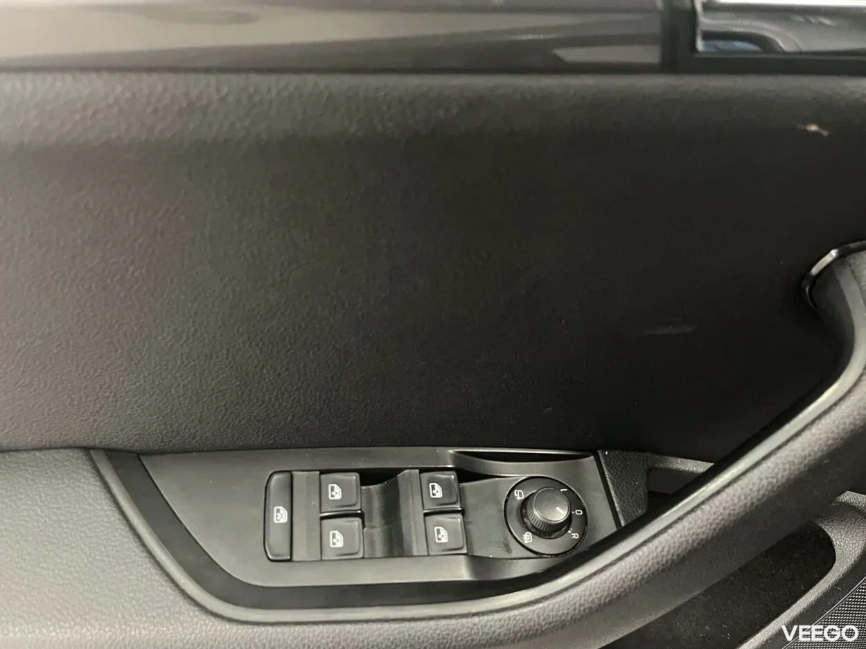 Skoda Superb Combi Active FL PLUS 7-k DSG 4x4 2 140kW