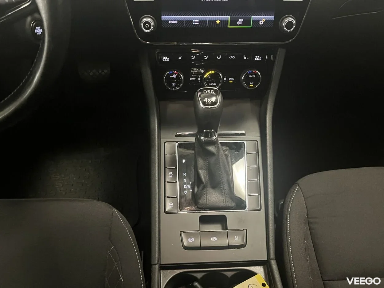 Skoda Superb Combi Active FL PLUS 7-k DSG 4x4 2 140kW