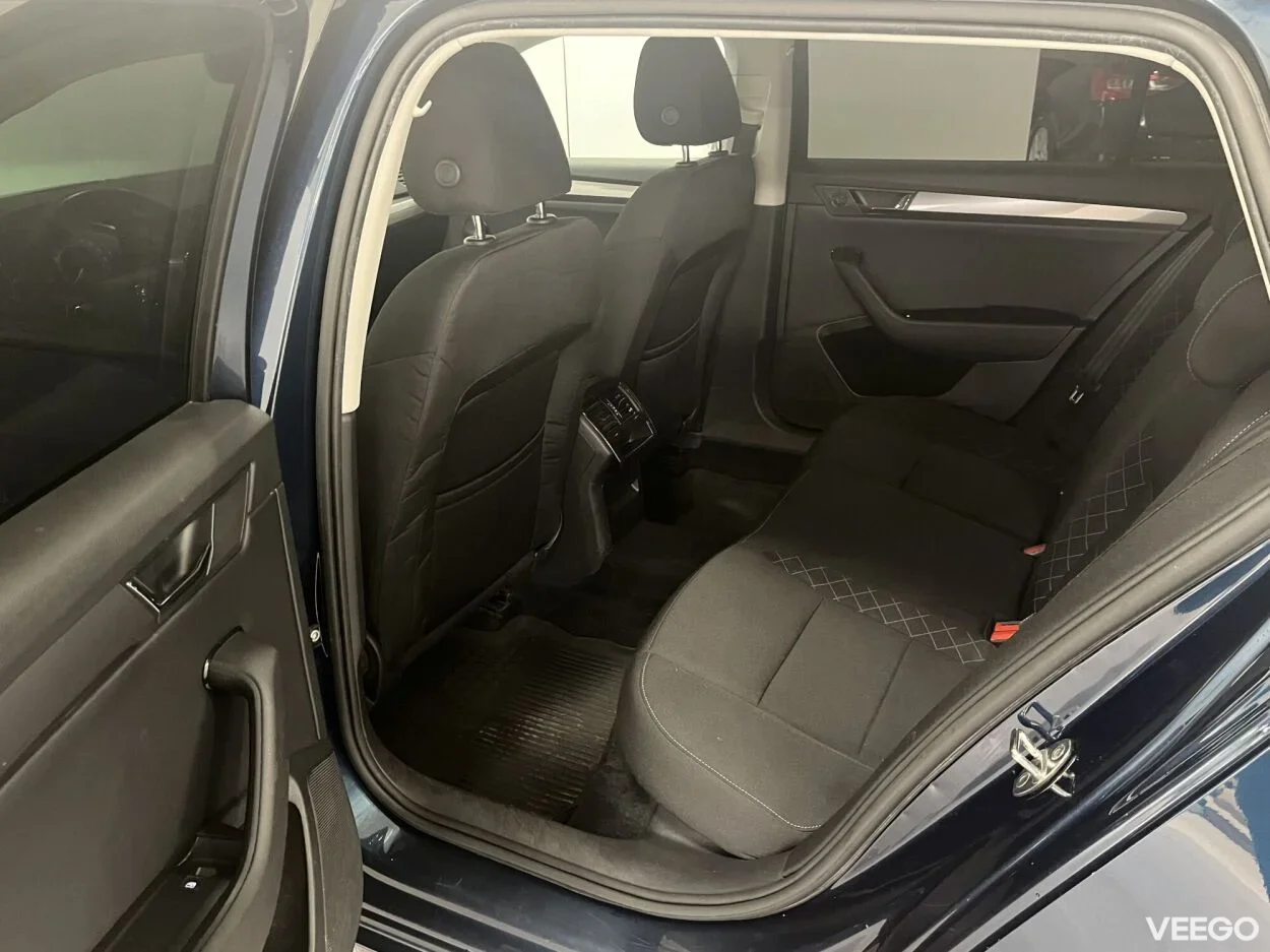 Skoda Superb Combi Active FL PLUS 7-k DSG 4x4 2 140kW