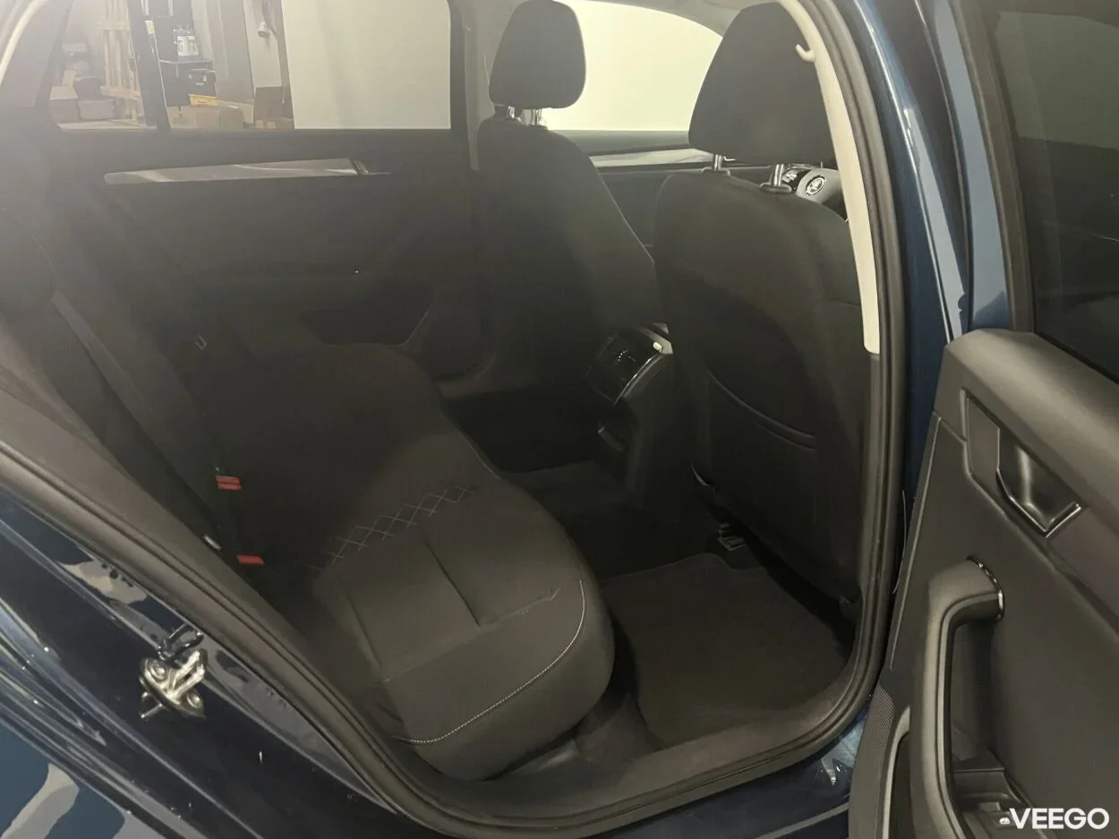 Skoda Superb Combi Active FL PLUS 7-k DSG 4x4 2 140kW