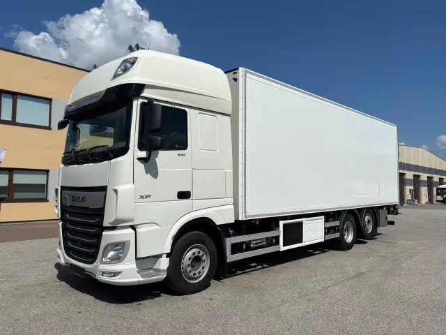 Image of DAF XF 530 6x2 + CARRIER SUPRA 1150U 390kW