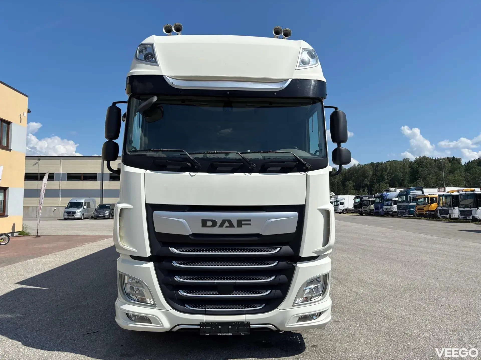 DAF XF 530 6x2 + CARRIER SUPRA 1150U 390kW