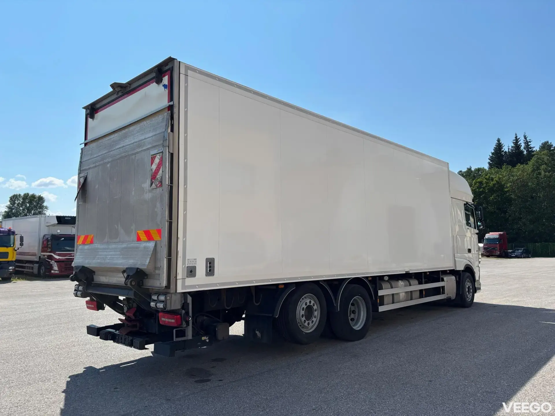 DAF XF 530 6x2 + CARRIER SUPRA 1150U 390kW