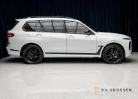 BMW X7 M60i xDrive M Sport Pro Exklusiv 3.99% Sky Lounge B&W MOMS 390kW thumbnail