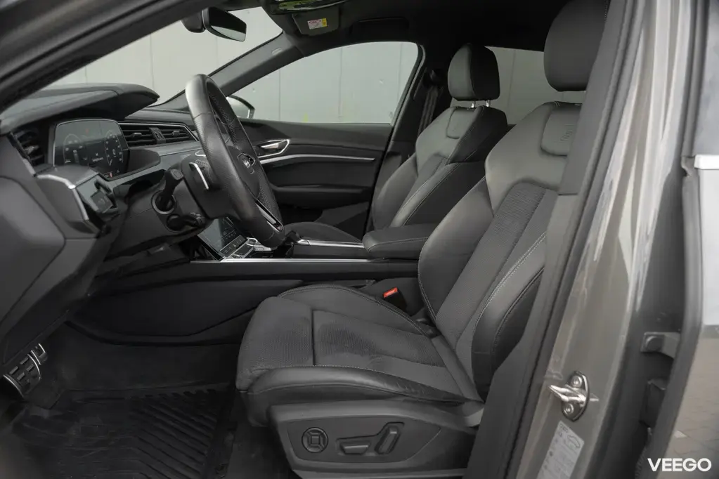 Audi Q8 e-tron 300kW