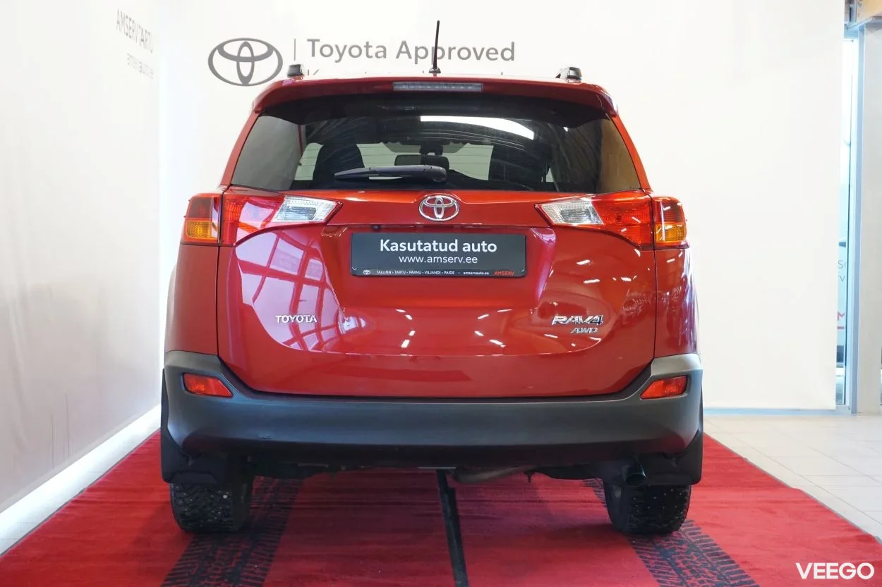 Toyota RAV4 Luxury 2 111kW