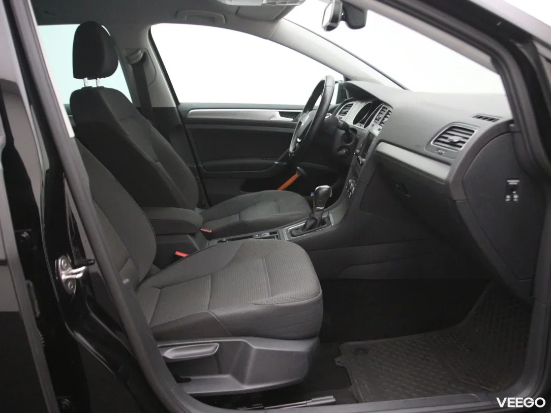 Volkswagen Golf 1.6 81kW