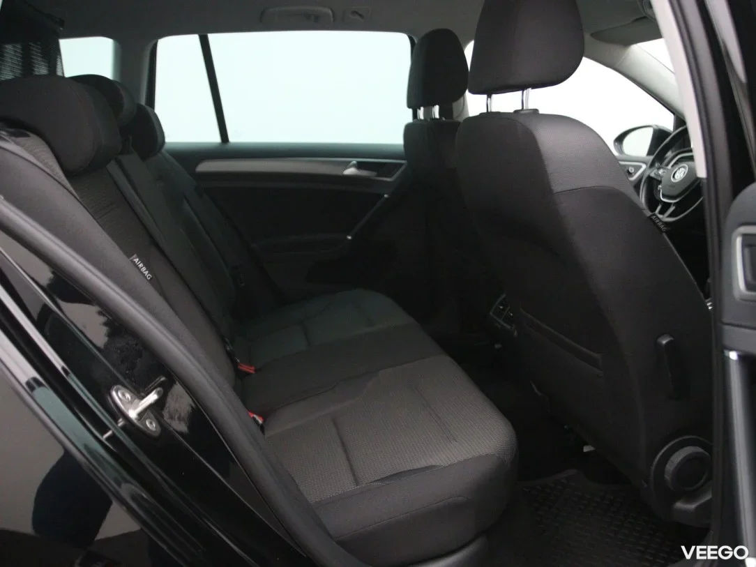 Volkswagen Golf 1.6 81kW