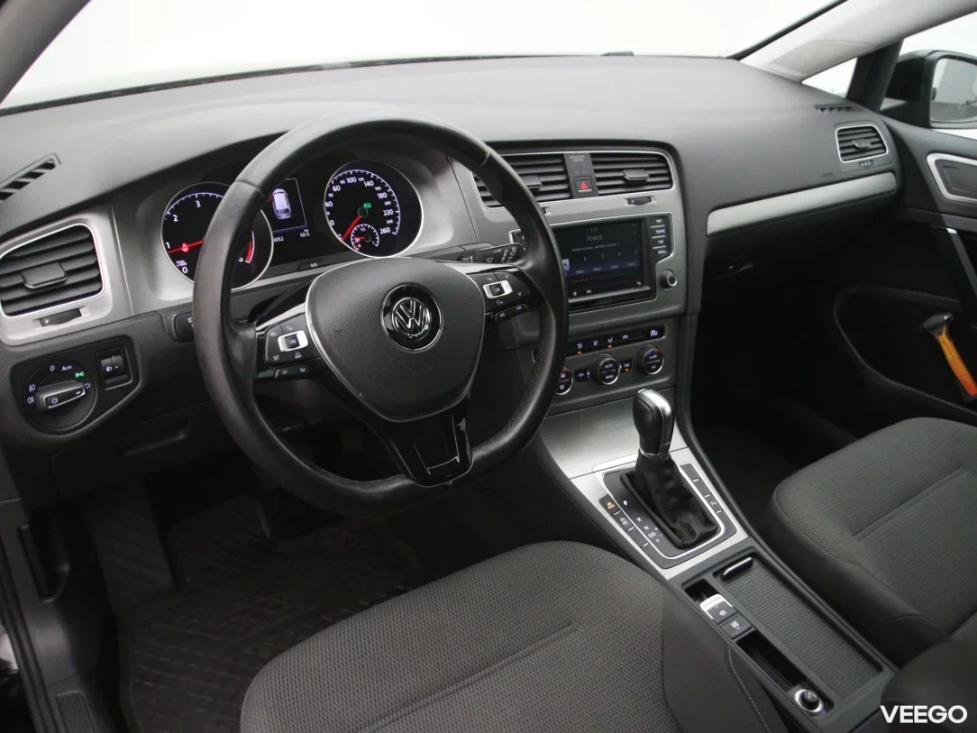 Volkswagen Golf 1.6 81kW