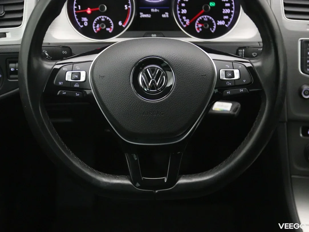 Volkswagen Golf 1.6 81kW