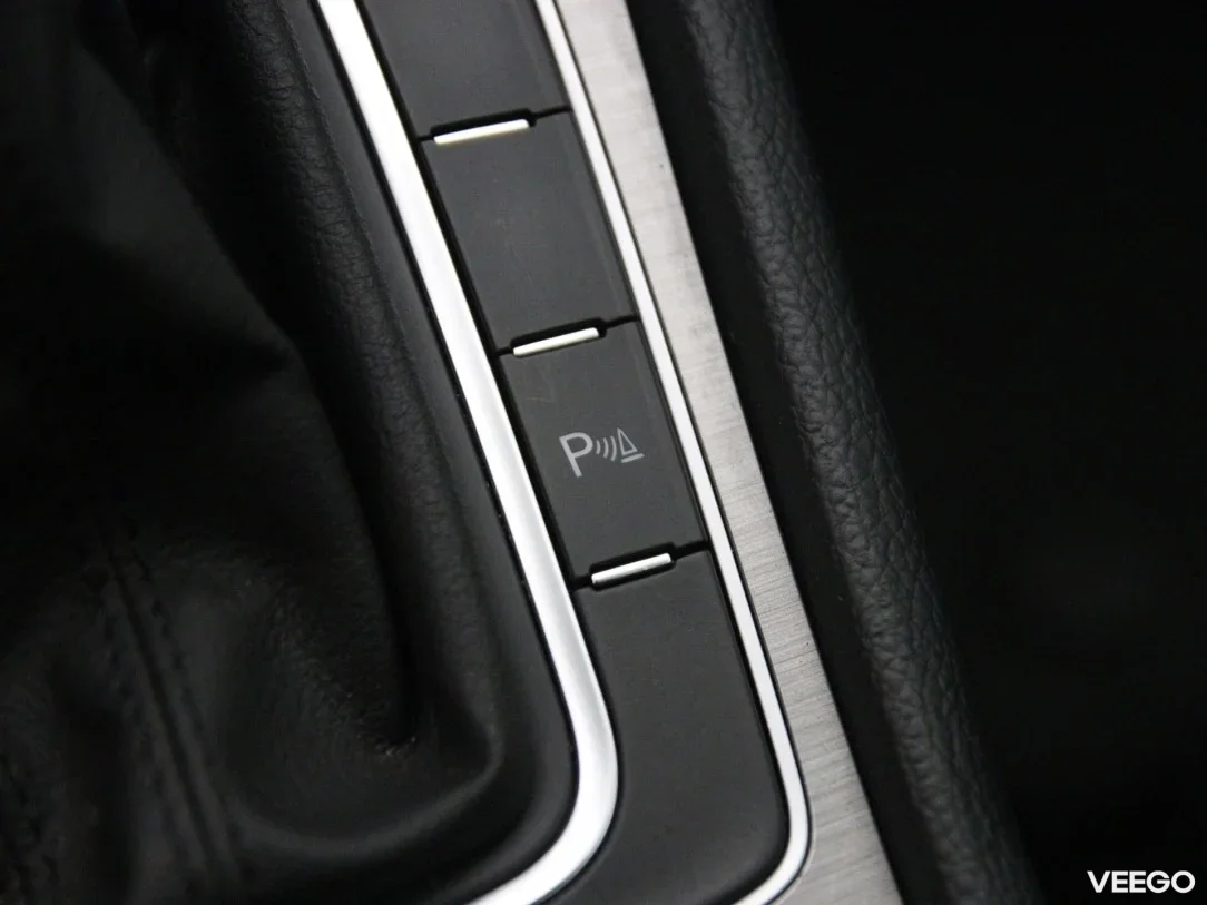 Volkswagen Golf 1.6 81kW