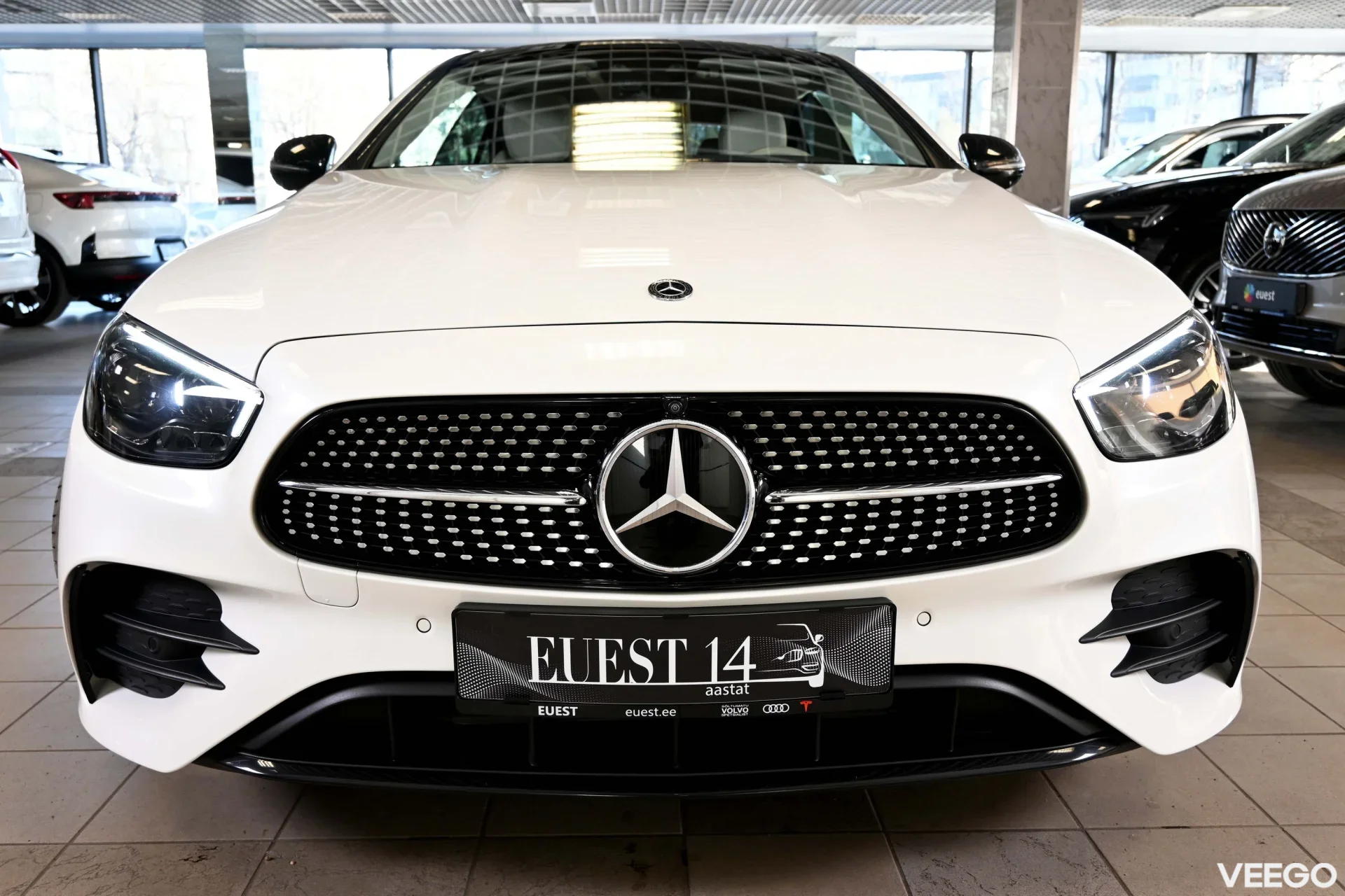 Mercedes-Benz E400 AWD AMG BURMESTER PANO SAFETY PRO FULL 3 243kW