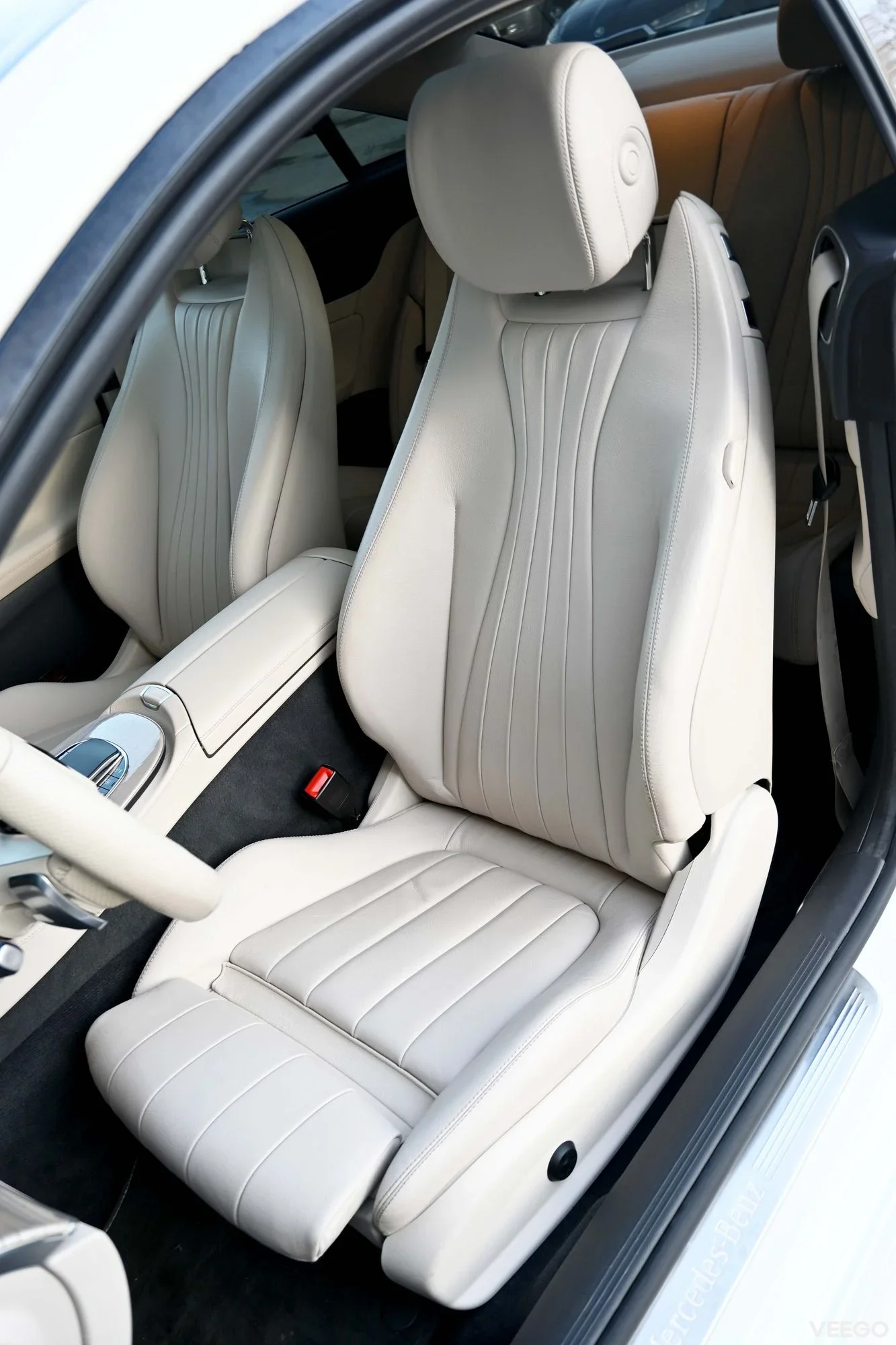 Mercedes-Benz E400 AWD AMG BURMESTER PANO SAFETY PRO FULL 3 243kW