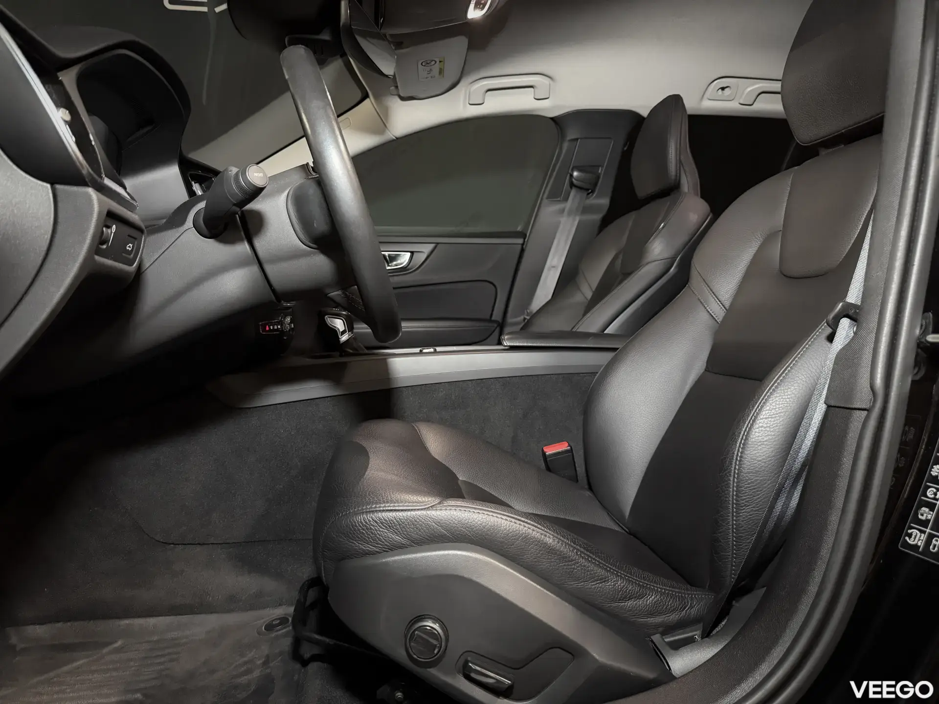 Volvo V60 Momentum AWD 2.0 110kW