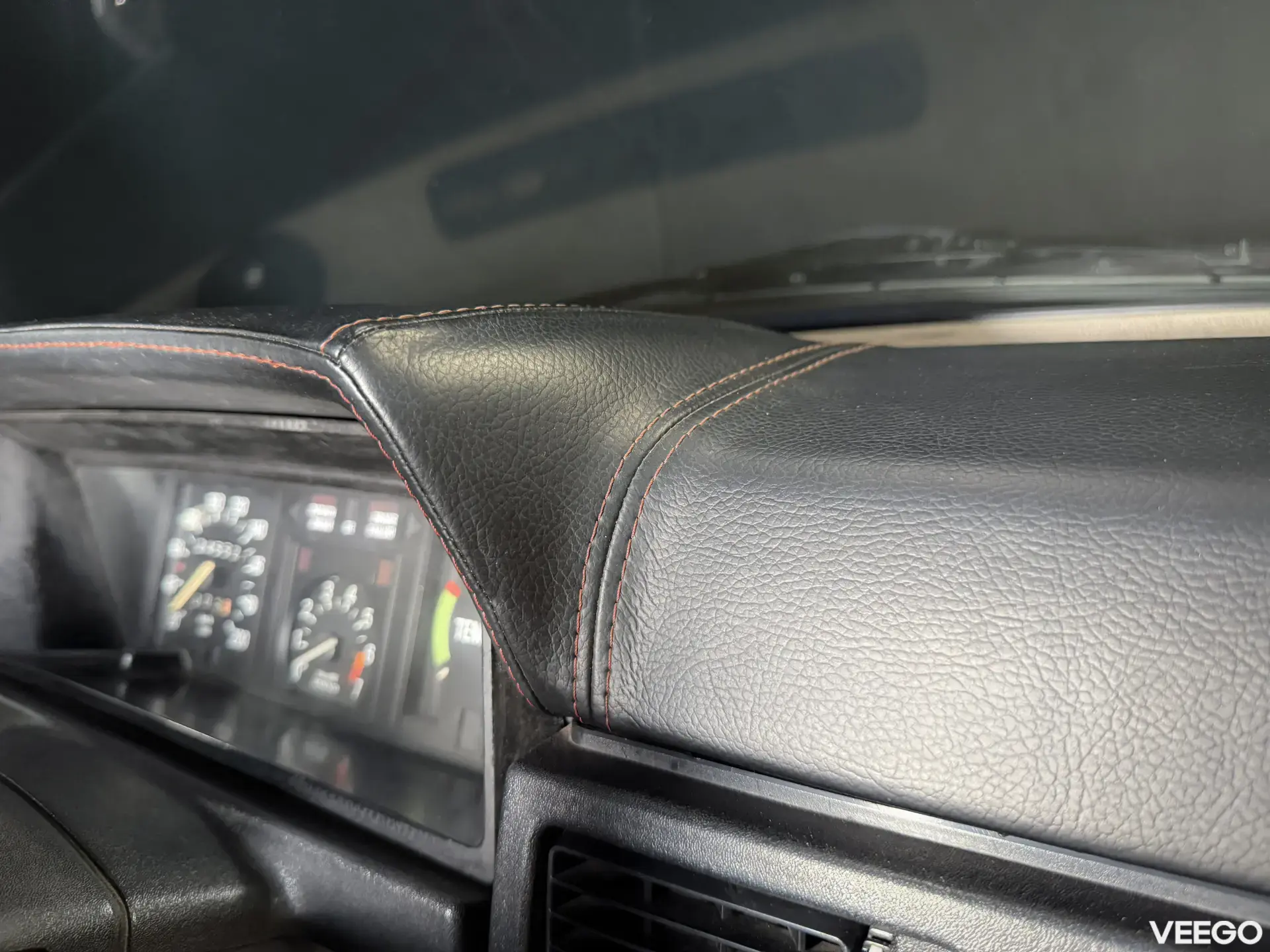 Volvo 244 DLS 2.3 86kW