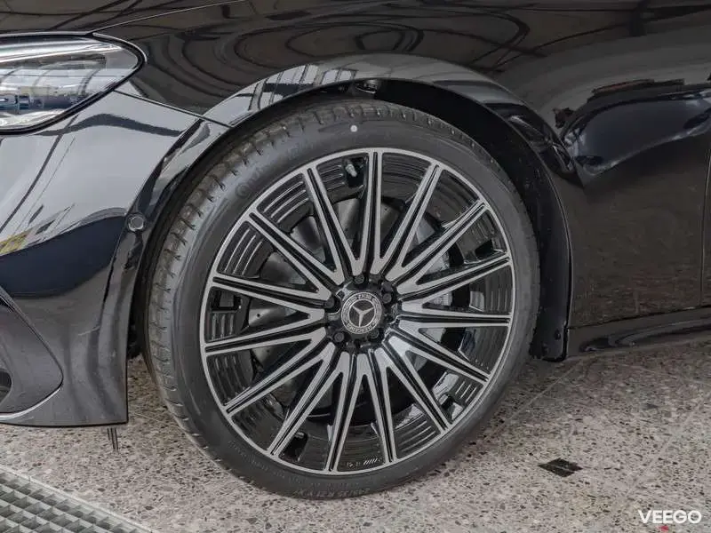 Mercedes-Benz E220 2.0 145kW