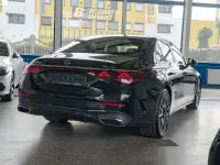 Mercedes-Benz E220 2.0 145kW thumbnail