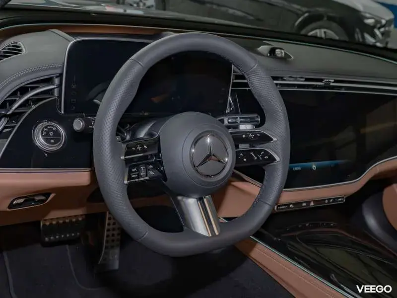 Mercedes-Benz E220 2.0 145kW