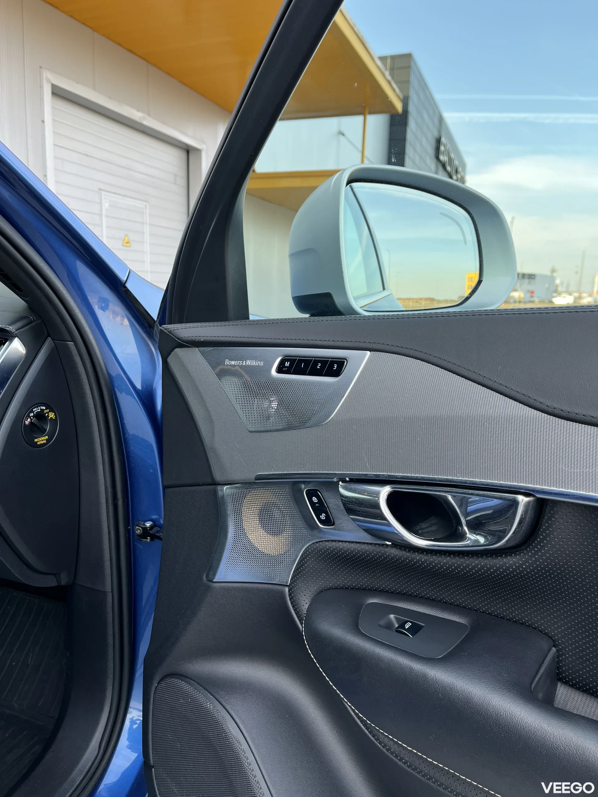 Volvo XC90 R-Design/HUD/B&W/7-seat/pano 2.0 165kW